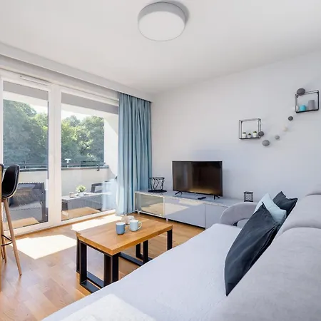 Appartement Apartament Przy Parku Slaskim W Katowicach Z Biurkiem 2 Miejsca Postojowe By Renters